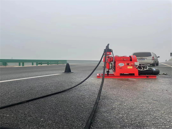 新巴尔虎左马路路基路面开裂下沉注浆加固灌浆